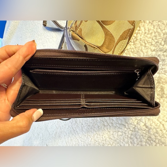 Coach signature striped tote with matching tech wallet and change purse. - Picture 7 of 17